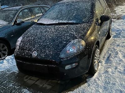 Gebraucht Fiat Punto 77 PS (56 kW) 2013 Schwarz Kleinwagen