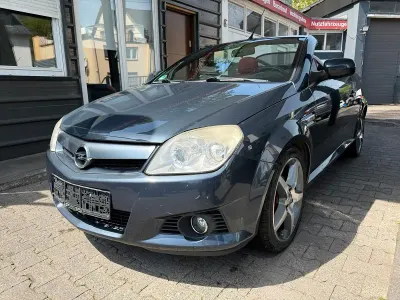 Używany Opel Tigra 90 KM (66 kW) 2007 Niebieski Kabriolet