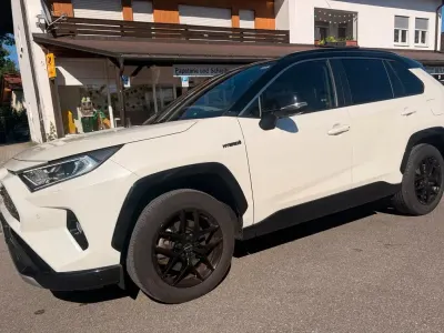 Gebraucht Toyota RAV4 Hybrid Style 218 PS (160 kW) 2020 Weiß SUV
