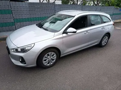 Gebraucht Hyundai i30 101 PS (74 kW) 2018 Silber Kombi