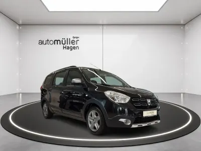 Gebraucht Dacia Lodgy Celebration 116 PS (85 kW) 2017 Perlmuttschwarz Van / Kleinbus