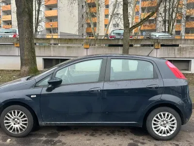 Gebraucht Fiat Grande Punto 77 PS (56 kW) 2009 Blau Kleinwagen