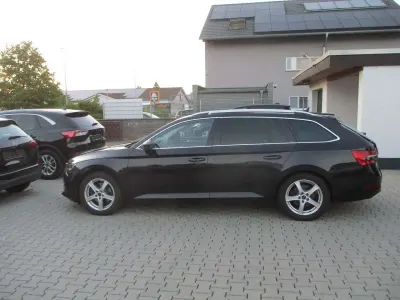 Gebraucht Skoda Superb 156 PS (114 kW) 2021 Schwarz Kombi