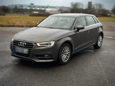 Gebraucht Audi A3 Sportback 150 PS (110 kW) 2014 Andere farben Kleinwagen