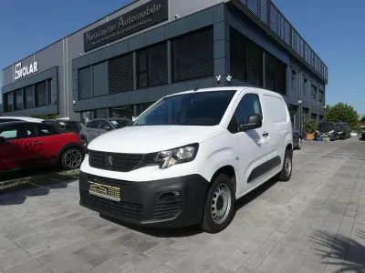 Gebraucht Peugeot Partner 131 PS (96 kW) 2020 Weiß Van / Kleinbus