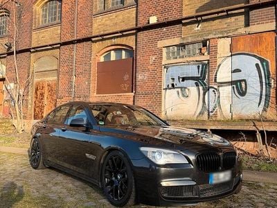 Gebraucht BMW 740 M Sport 306 PS (225 kW) 2011 Grau Limousine