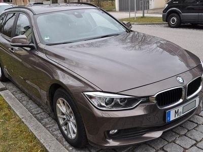 Gebraucht BMW 318 Sport Line 143 PS (105 kW) 2014 Braun Kombi