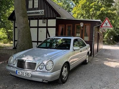 Mercedes E280