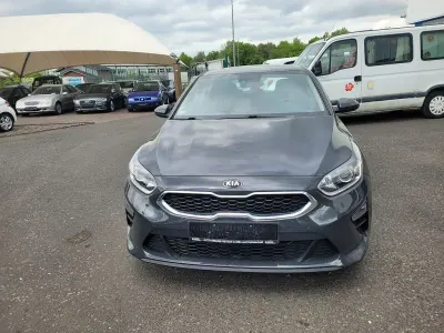 Używany Kia Ceed 160 KM (117 kW) 2021 Szary Hatchback