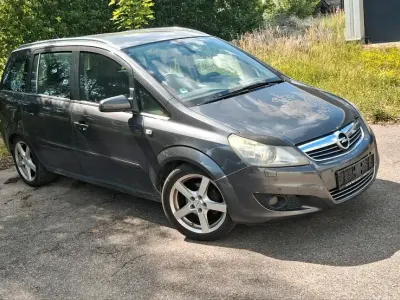 Gebraucht Opel Zafira Selection 140 PS (102 kW) 2009 Grau Van / Kleinbus