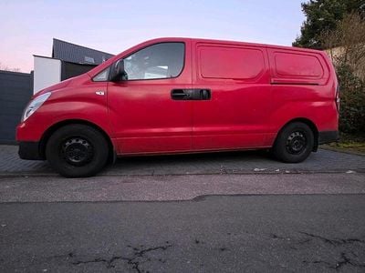 Gebraucht Hyundai H-1 136 PS (100 kW) 2013 Rot Van / Kleinbus