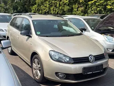 Gebraucht VW Golf VI 105 PS (77 kW) 2012 Silber Kombi