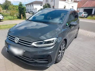 Gebraucht VW Touran Highline 150 PS (110 kW) 2019 Grau Van / Kleinbus