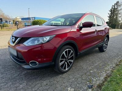 Gebraucht Nissan Qashqai Tekna 116 PS (85 kW) 2017 Rot SUV