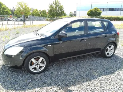 Gebraucht Kia Ceed 120 PS (88 kW) 2008 Schwarz Kleinwagen
