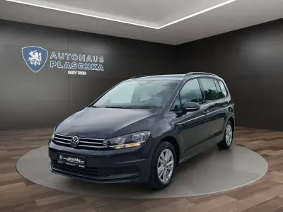 Gebraucht VW Touran Comfortline 150 PS (110 kW) 2024 Uranograu Van / Kleinbus