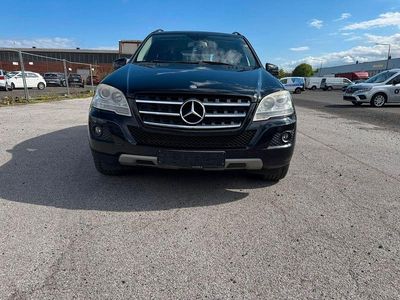 Usado Mercedes ML300 Edition 204 HP (150 kW) 2011 Preto SUV