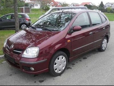 Gebraucht Nissan Almera Tino Tekna 116 PS (85 kW) 2005 Rot Van / Kleinbus