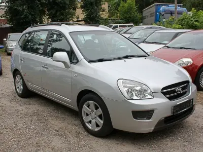 Gebraucht Kia Carens LX 144 PS (105 kW) 2006 Silber Van / Kleinbus