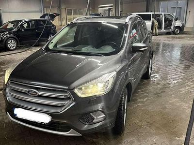 Gebraucht Ford Kuga 179 PS (131 kW) 2017 Grau SUV