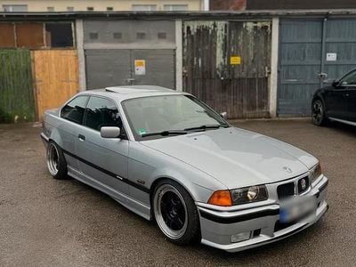 Gebraucht BMW 323 M Sport 170 PS (125 kW) 1995 Silber Coupé