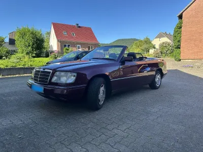Gebraucht Mercedes E200 136 PS (100 kW) 1996 Rot Cabrio