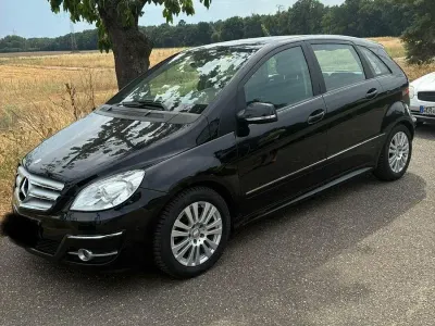 Gebraucht Mercedes B200 140 PS (102 kW) 2011 Schwarz Kleinwagen