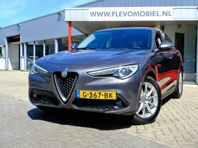 Gebraucht Alfa Romeo Stelvio Super 179 PS (131 kW) 2019 Grau SUV