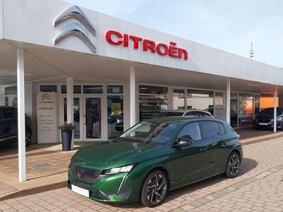 Olivinegrün Gebraucht 2023 Peugeot 308 Allure Limousine | 24.990 € (Teuer)