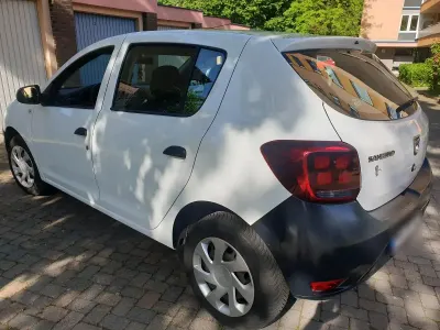 Gebraucht Dacia Sandero 73 PS (53 kW) 2019 Weiß Limousine