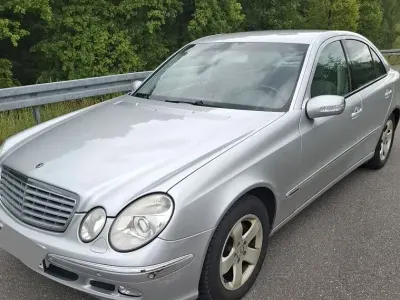 Gebraucht Mercedes E320 Elegance 224 PS (164 kW) 2003 Silber Limousine