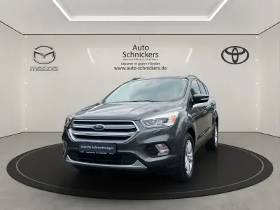 Gebraucht Ford Kuga Titanium 150 PS (110 kW) 2017 Grau SUV