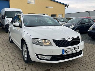 Gebraucht Skoda Octavia Ambition 105 PS (77 kW) 2013 Weiß Kombi