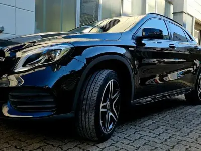 Gebraucht Mercedes GLA180 122 PS (89 kW) 2018 Schwarz SUV