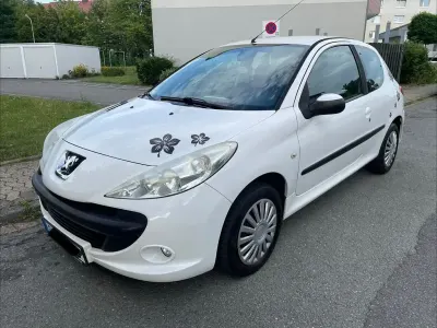 Gebraucht Peugeot 206 60 PS (44 kW) 2011 Weiß Limousine