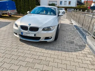 Gebraucht BMW 325 218 PS (160 kW) 2009 Silber Cabrio