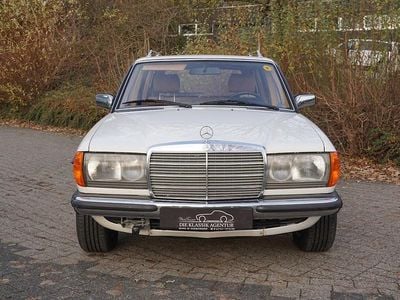 Weiß Gebraucht 1981 Mercedes 300 Kombi | 29.750 €
