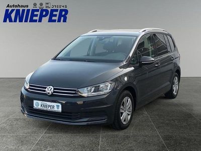 Grau Gebraucht 2019 VW Touran IQ Drive Van / Kleinbus | 20.980 € (Etwas zu teuer)