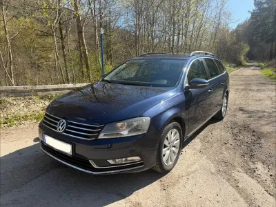 Gebraucht VW Passat Comfortline 140 PS (102 kW) 2012 Blau Kombi