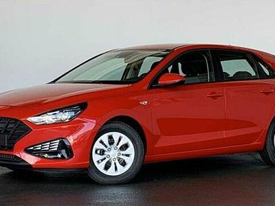 Gebraucht Hyundai i30 120 PS (88 kW) 2024 Rot Limousine