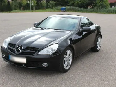 Gebraucht Mercedes SLK350 305 PS (224 kW) 2010 Schwarz Cabrio