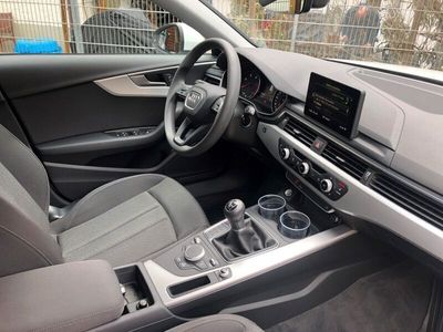 gebraucht Audi A4 2.0 TDI Avant - ibisweiß Navi/Sitzheizung