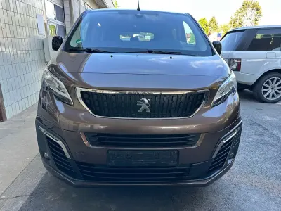 Gebraucht Peugeot Traveller Active 144 PS (105 kW) 2022 Lackierung rich oak/typ aus Van / Kleinbus