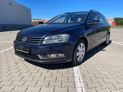 Gebraucht VW Passat Trendline 105 PS (77 kW) 2011 Blau Kombi