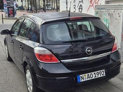 Usata Opel Astra 90 CV (66 kW) 2005 Nero Utilitaria