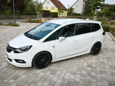 Gebraucht Opel Zafira Tourer Business Innovation 170 PS (125 kW) 2016 Weiß Van / Kleinbus