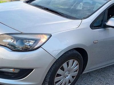 Usata Opel Astra 136 CV (100 kW) 2015 Argento Station wagon