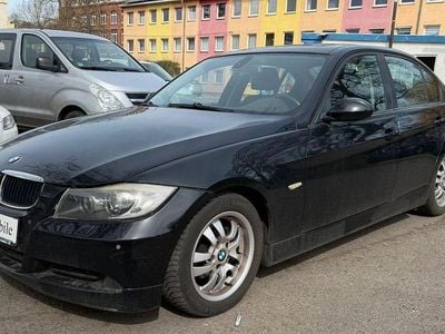 Begagnad BMW 318 Performance 129 HK (94 kW) 2006 Svart Sedan
