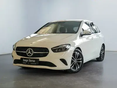 Gebraucht Mercedes B200 Progressive 163 PS (119 kW) 2025 Weiß Van / Kleinbus