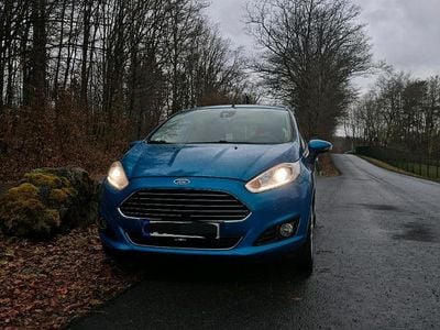 Gebraucht Ford Fiesta 125 PS (91 kW) 2015 Blau Kleinwagen